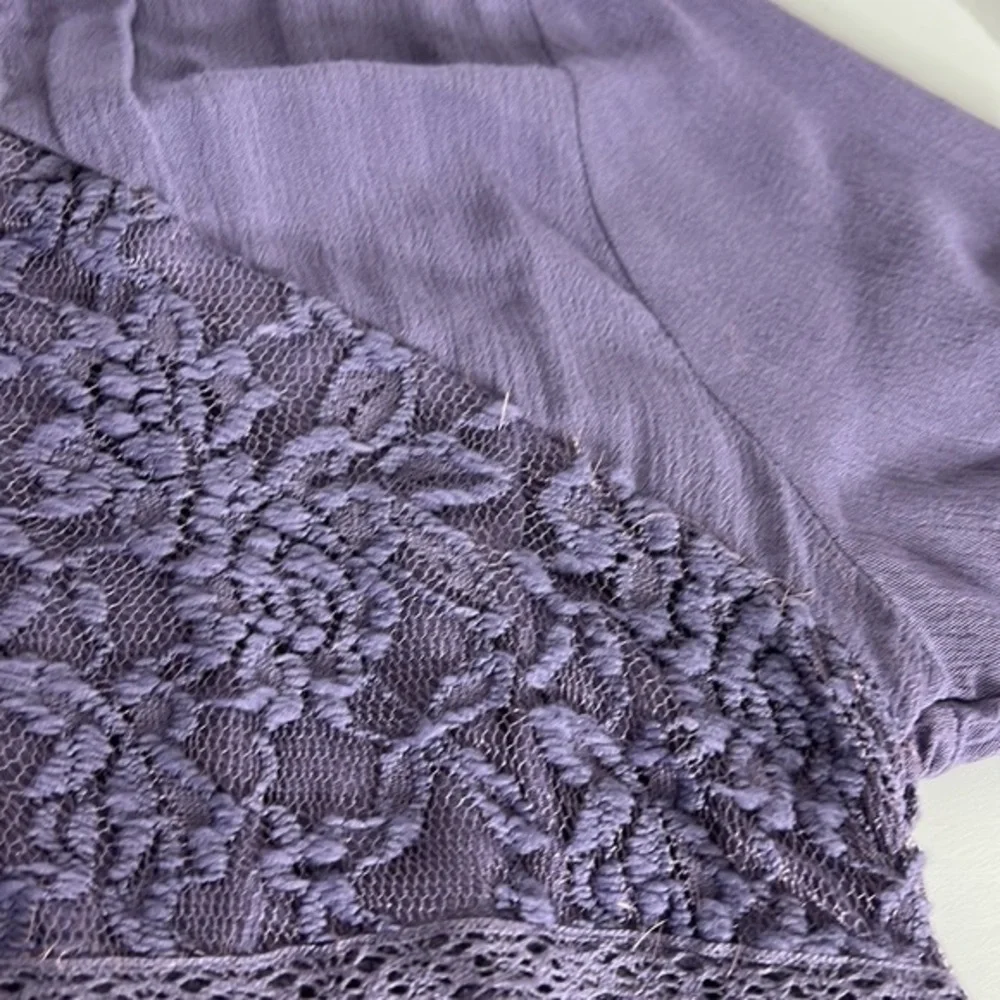 CLOUD CHASER WOMANS DARK LAVENDER BLOUSE SIZE MEDIUM AND MYSTIC EYELASHES